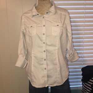 Maurice’s White pearl snap shirt